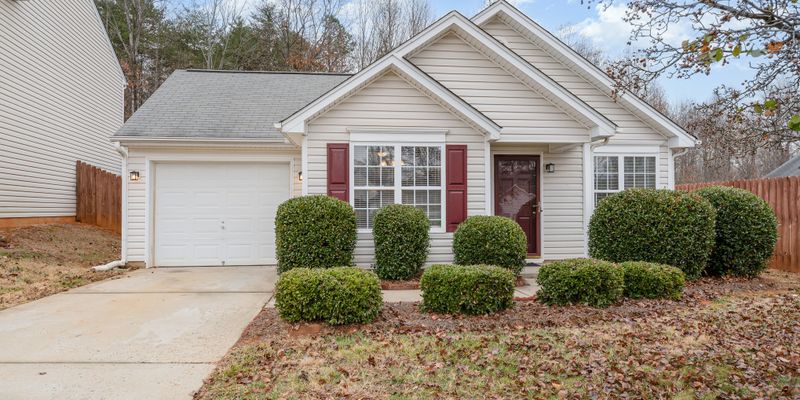 Greensboro House: 302 Apple Ridge Rd