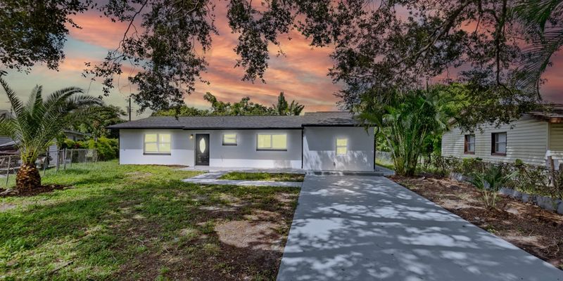 Alva Apartment: 2570 Charleston Park Dr