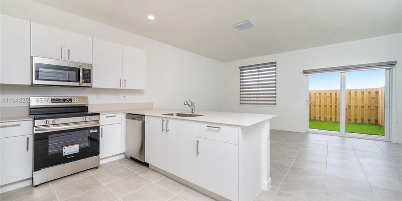 Homestead House: 2747 SE 26th Rd