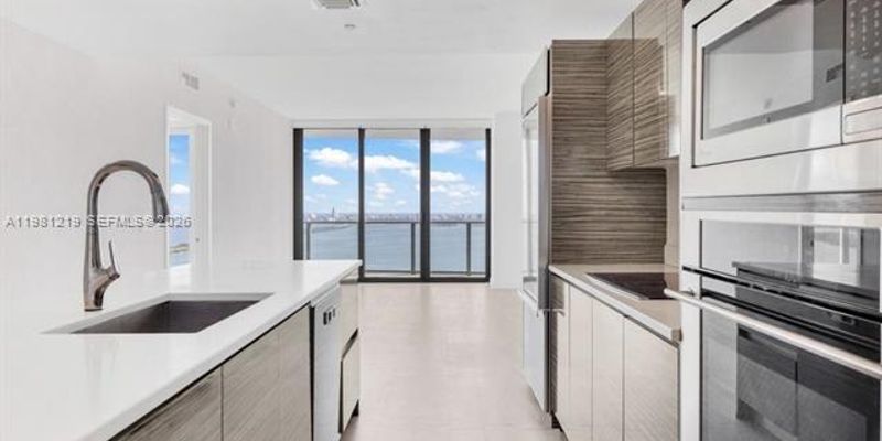 Miami Condo: 460 NE 28th St