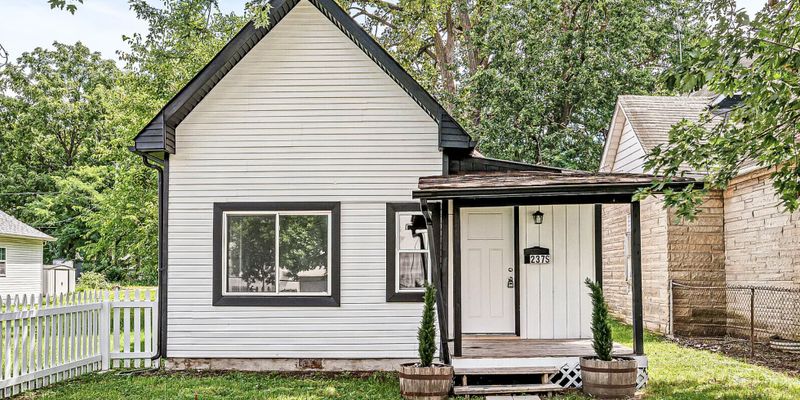 Indianapolis House: 237 S Keystone Ave