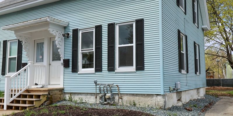 Concord Apartment: 9 Granite Ave