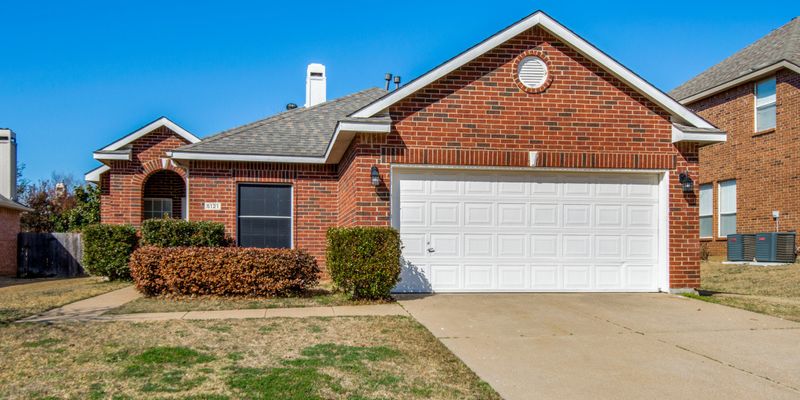 Flower Mound House: 5121 Timber Park Dr