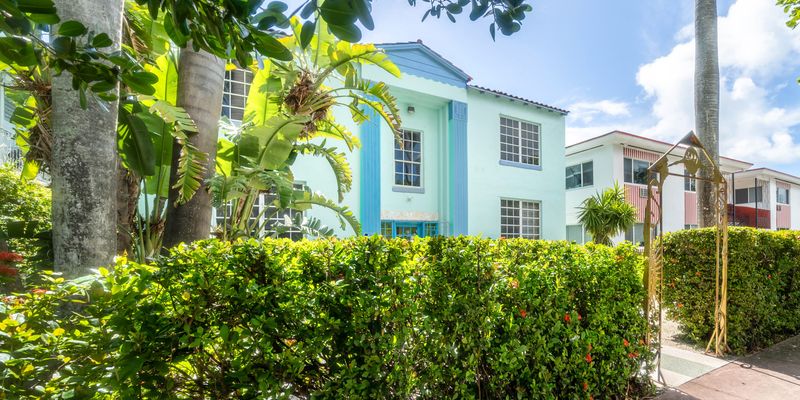 Miami Beach Apartment: 751 Euclid Ave