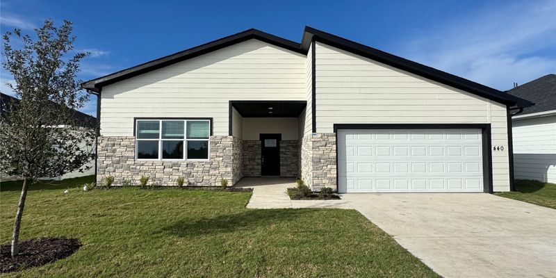 Greenville House: 440 Lucy Rd