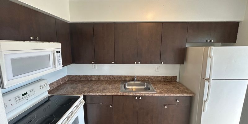 Miramar Apartment: 7421 Venetian St