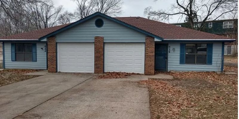 Independence Multiplex: 412 North Gilbert Street