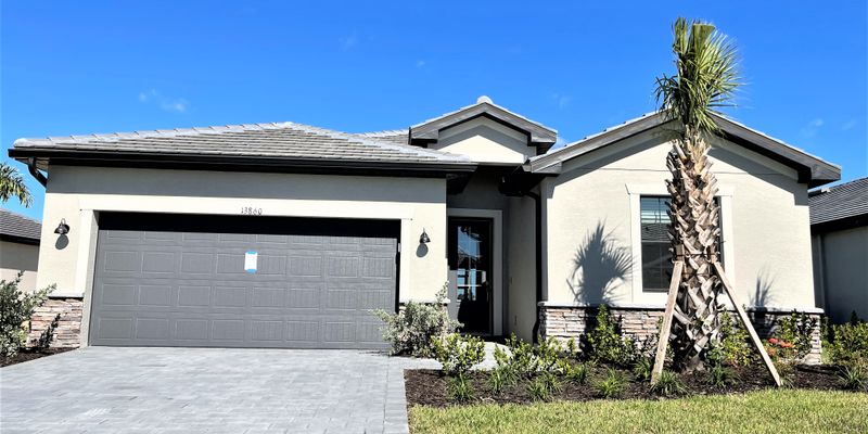 Fort Myers House: 13856 Pine Lodge Ln