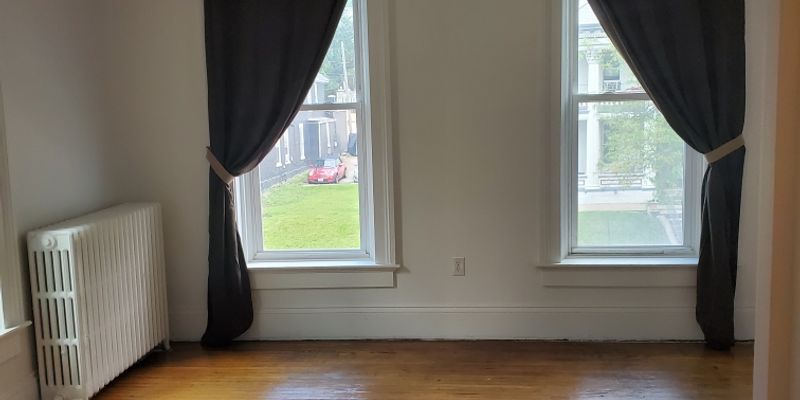 Dubuque Apartment: 1338 Main St