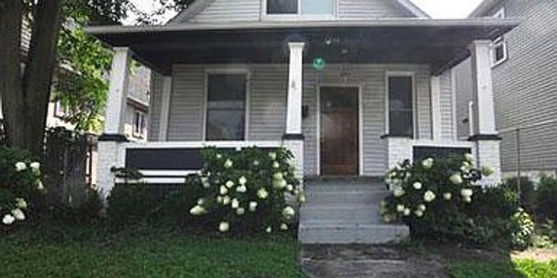 Columbus House: 1490 Indianola Avenue