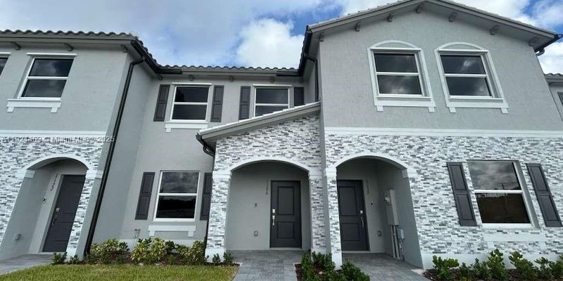 Homestead Townhome: 1126 SE 2nd Ter