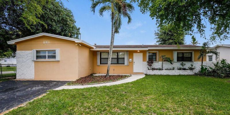 Pembroke Pines House: 141 NW 76th Terrace