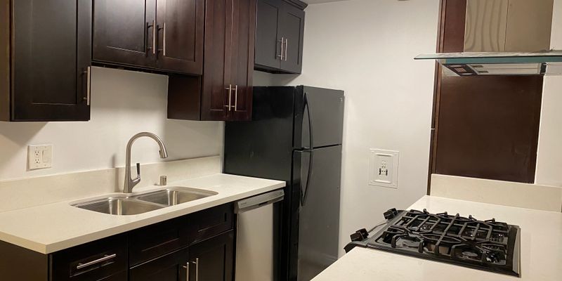 Los Angeles Apartment: 1534 S Shenandoah St