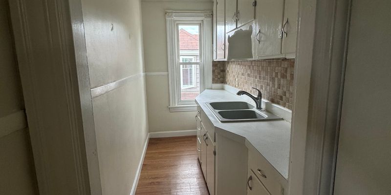 Manchester Apartment: 238 Conant St