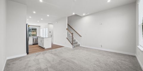 17-2833 Statesville Ave-17.jpg