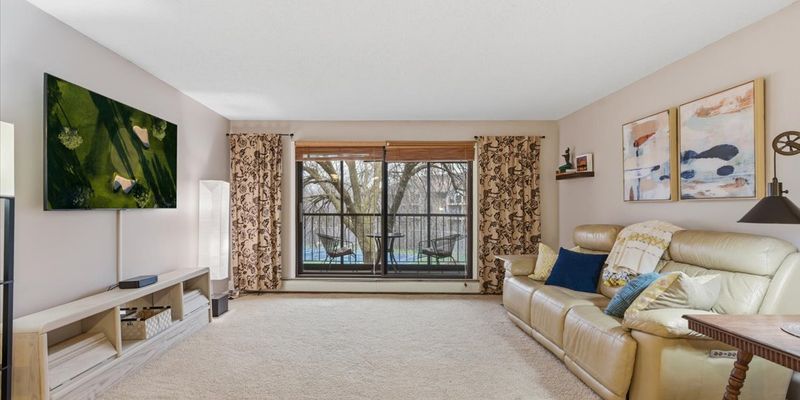 Minnetonka House: 10451 Greenbrier Rd