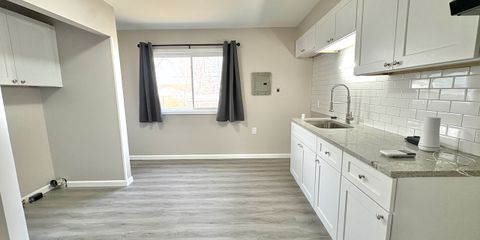 24833Lauren - 7.jpeg