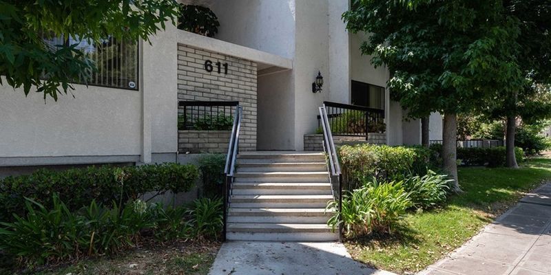Burbank Apartment: 611 S 6th St