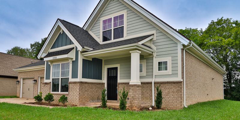 Bowling Green House: 1222 Warrior Ln