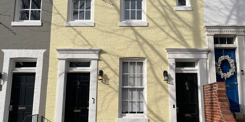 Washington House: 1654 Avon Pl NW