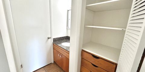 Pinnacle Unit B 8 Bath Outside.JPG