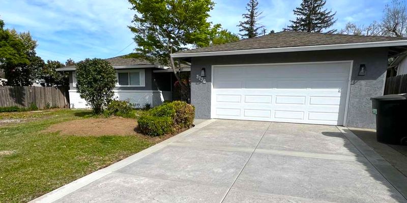 Carmichael House: 3736 Orangerie Way