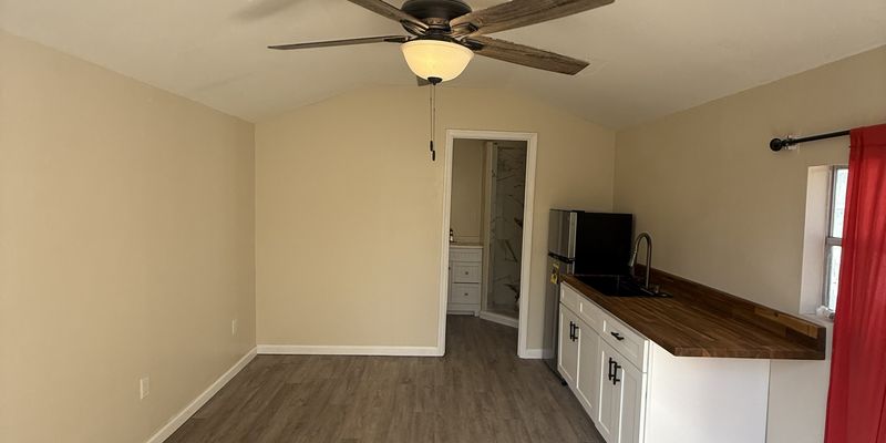 Winter Springs House: 201 Herrell Rd