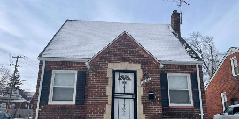 Detroit House: 19303 Fairport St