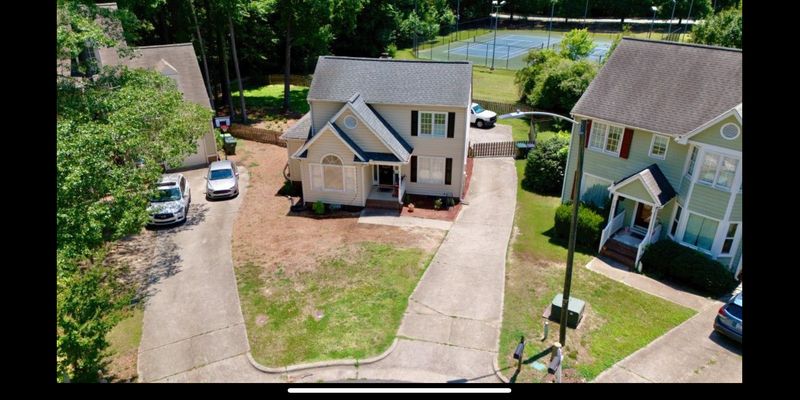 Raleigh House: 4512 Emmit Dr