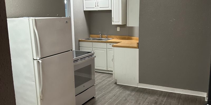 Dubuque Apartment: 514 Loras Blvd