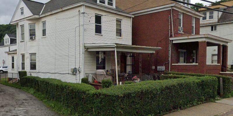 McKees Rocks House: 816 7th St