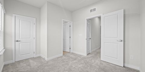 26-2833 Statesville Ave-26.jpg