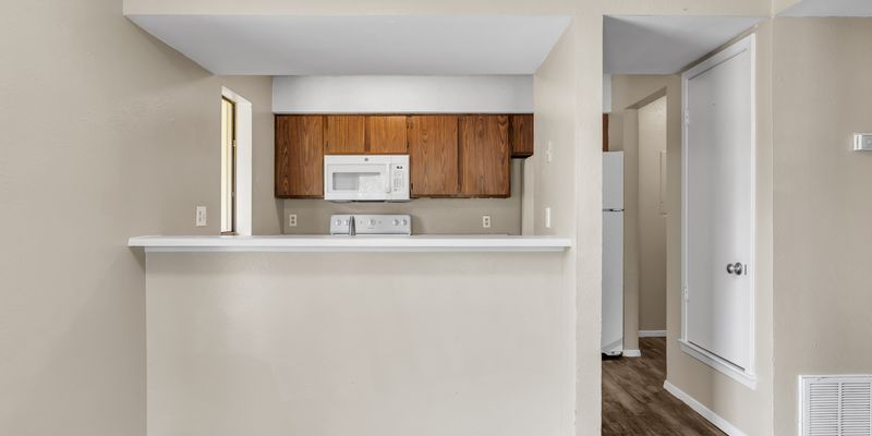 Kingston Apartment: 500 First St