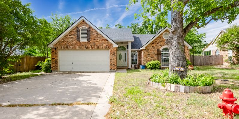 Cedar Park House: 2106 Heather Dr