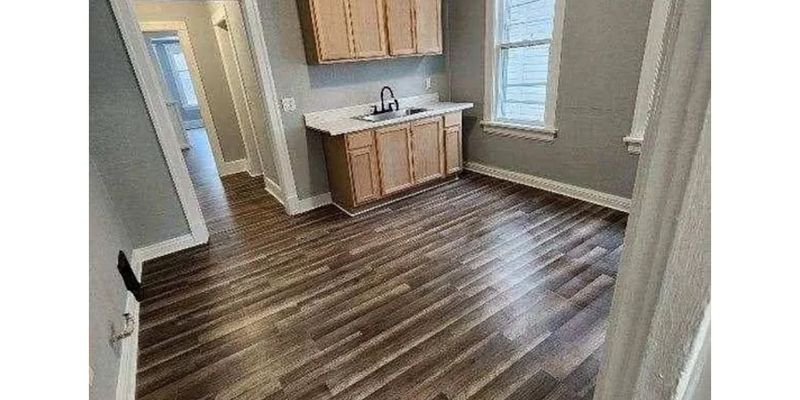 Milwaukee Apartment: 2031 N 37th St