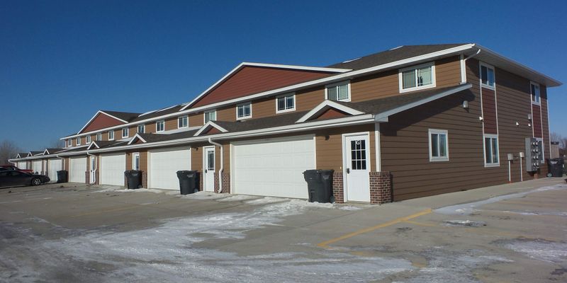 Brookings Apartment: 1006 W Hwy 14