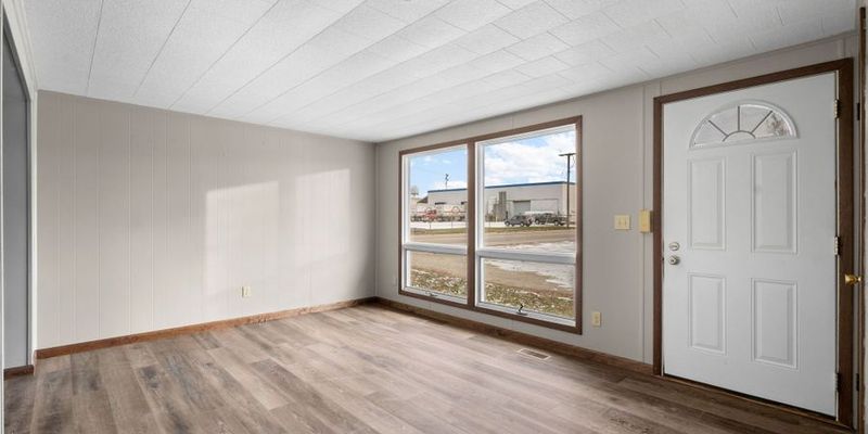 Warsaw Apartment: 611 Hepler Dr