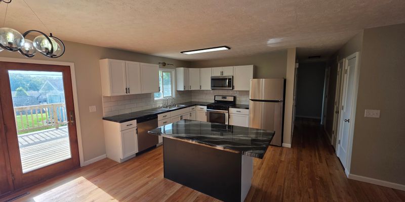 Dubuque House: 1802 Keyway Drive