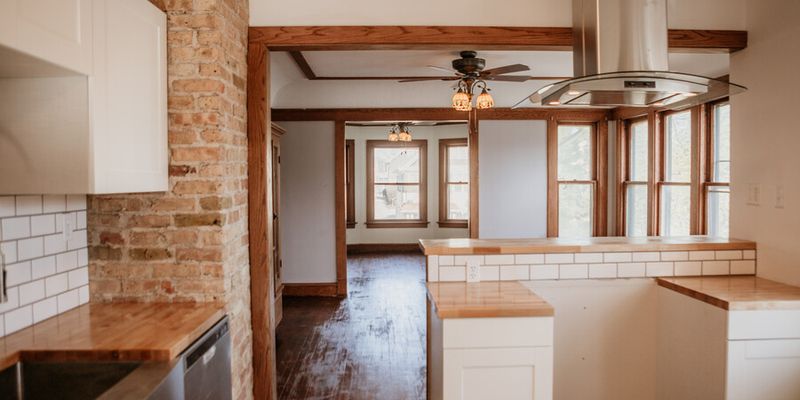 Milwaukee Multiplex: 1633-1635 N Hawley Rd