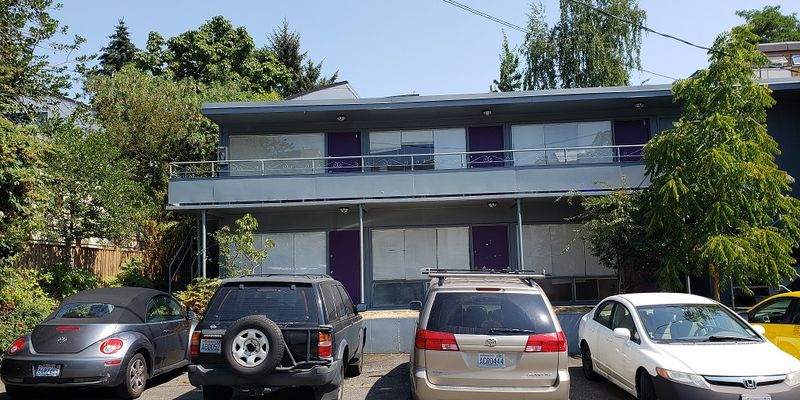 Seattle Apartment: 3530 Wallingford Ave