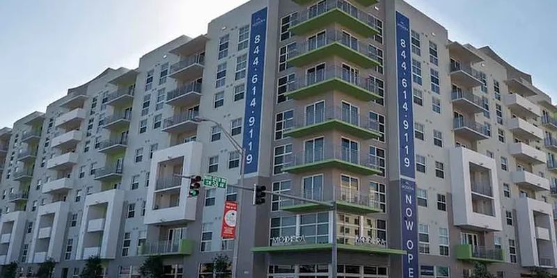 Miami Apartment: 3760 Bird Rd