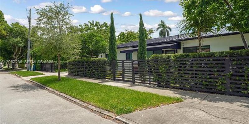 Miami House: 2484 SW 25th St