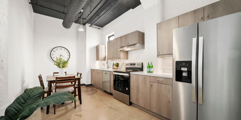 Aurora Apartment: 110 Cross St