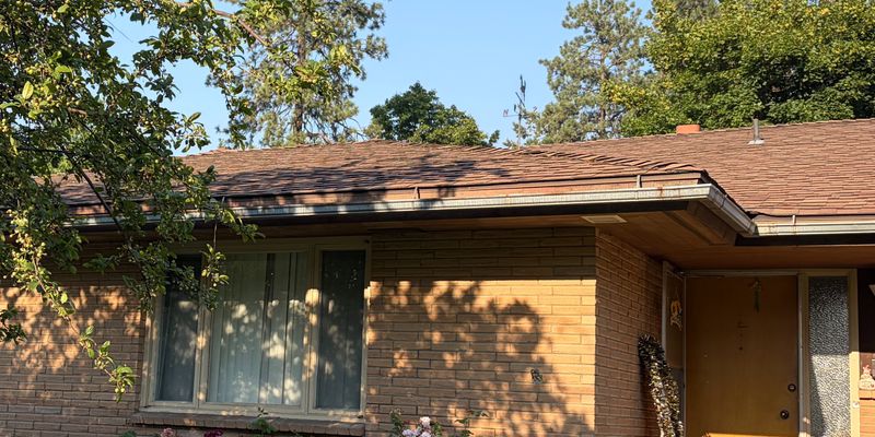 Spokane Apartment: 1611 S Division St