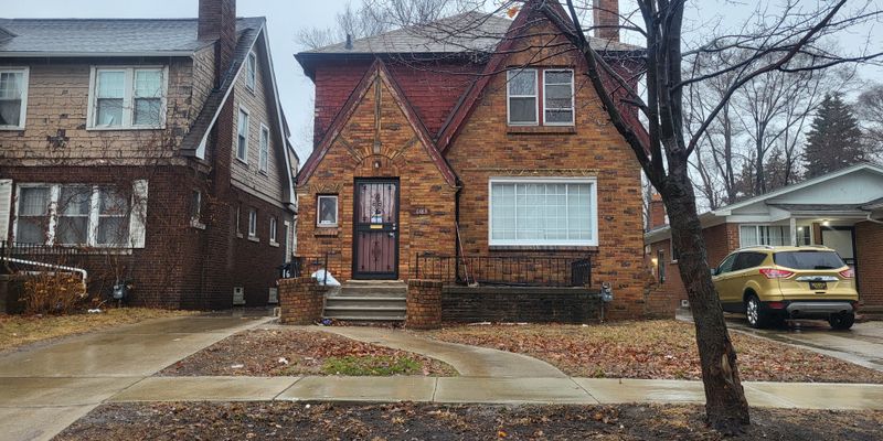Detroit House: 16183 Wisconsin St