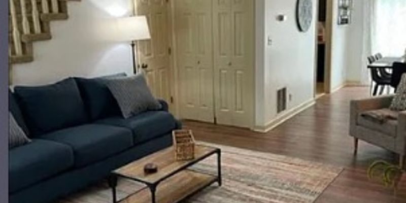 Oak Ridge House: 116 Arcadia Ln