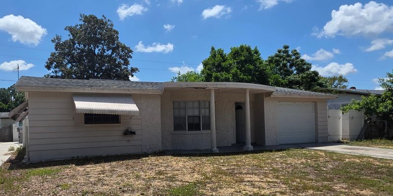 Holiday House: 3302 Bainbridge Dr