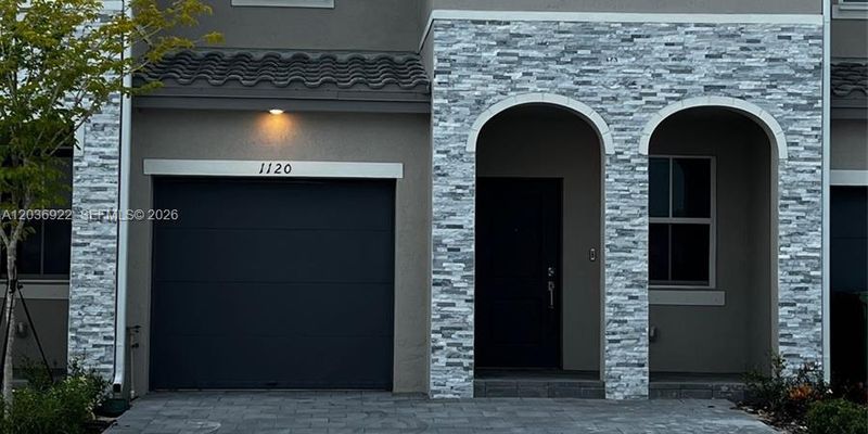 Homestead Townhome: 1120 SE 26th Ter #1120