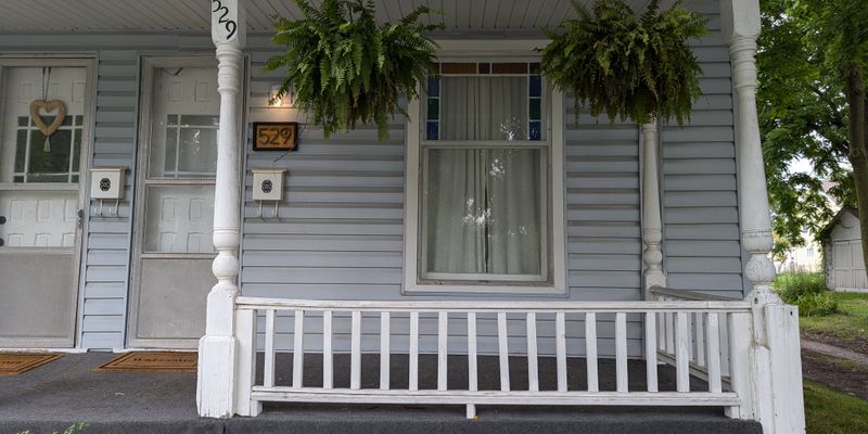 Grand Rapids Apartment: 527 Hopson St NE