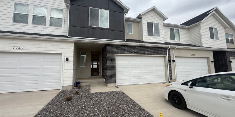 Mapleton Townhome: 2744 W. Auroa Ave.